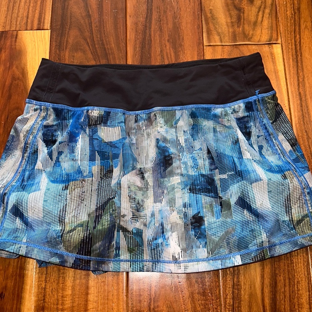 Size 4 regular lulu skirt